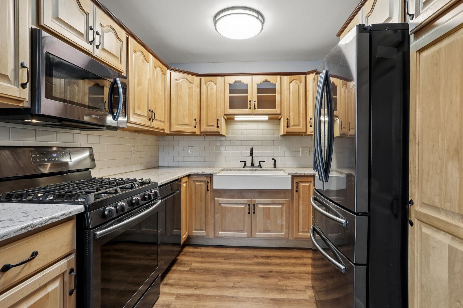 3518 Columbus Street Two Rivers, WI 54241 - Photo 7 of 32