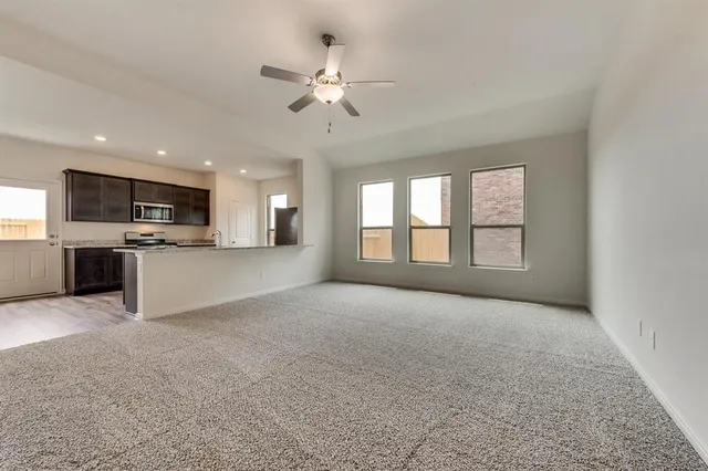 $2,199 | 833 Serena Drive, Ferris, TX 75125