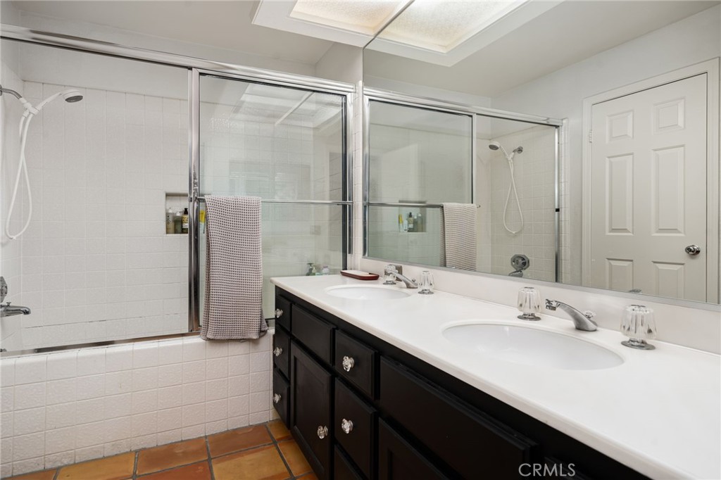 72 Old Ranch Road Palm Desert, CA 92211 - Photo 17 of 28 Guest Bathroom