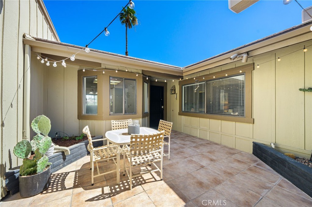 72 Old Ranch Road Palm Desert, CA 92211 - Photo 5 of 28 Front Courtyard, south facing