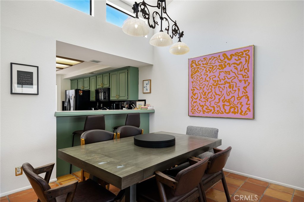 72 Old Ranch Road Palm Desert, CA 92211 - Photo 9 of 28 Breakfast bar
