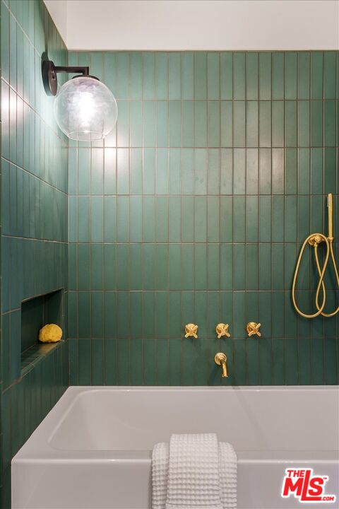 4119 Aralia Road Altadena, CA 91001 - Photo 24 of 37 a bathroom with a sink a toilet and shower