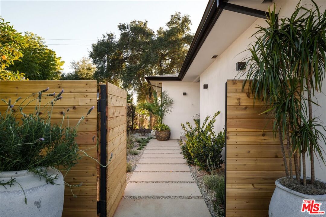 4119 Aralia Road Altadena, CA 91001 - Photo 30 of 37 a entryway view with a garden