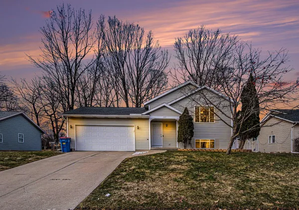 $329,900 | 1547 Amberly Drive Southeast, Grand Rapids, MI 49508