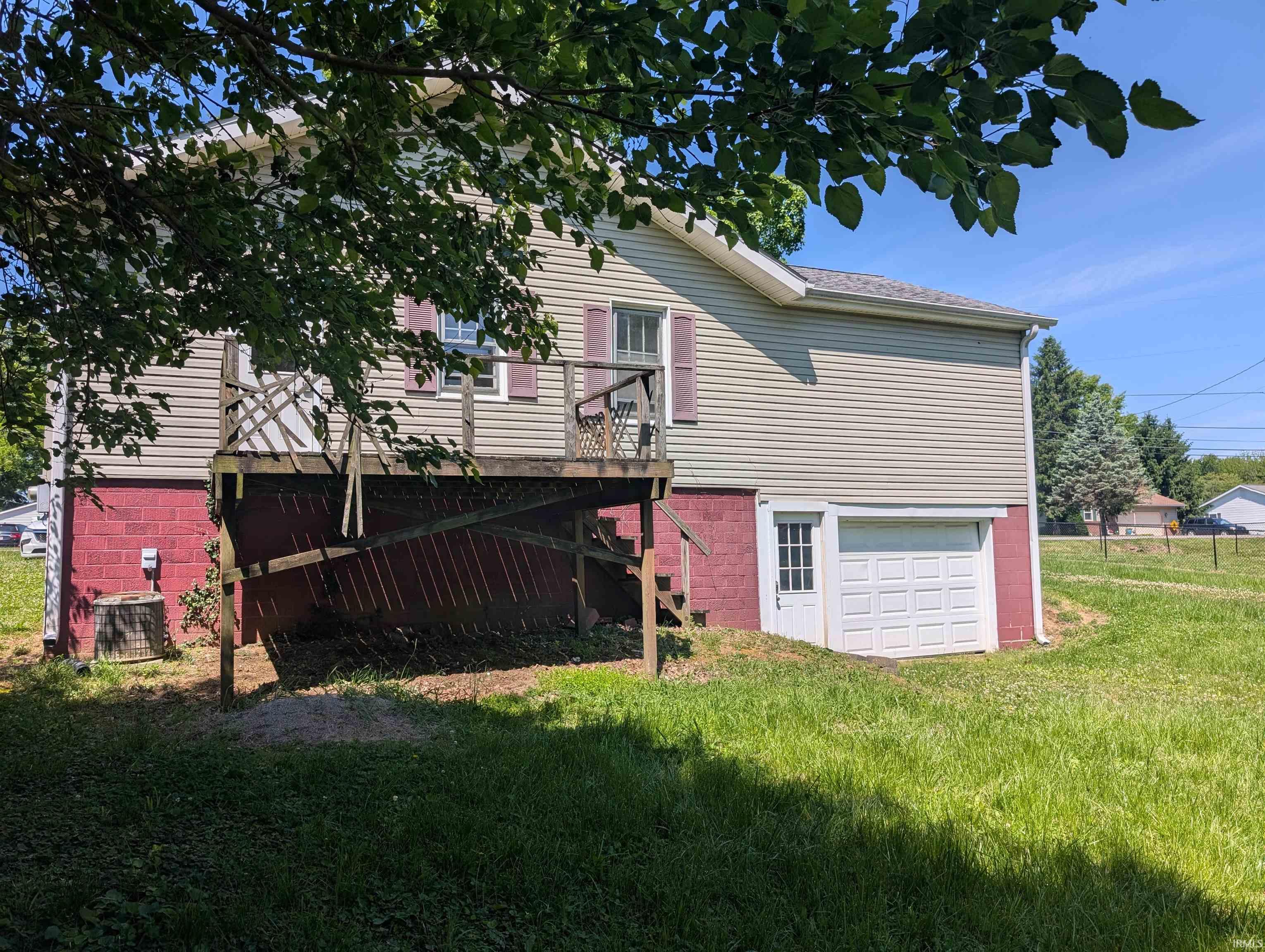 1744 Bedford Road Washington, IN 47501 - Photo 3 of 20