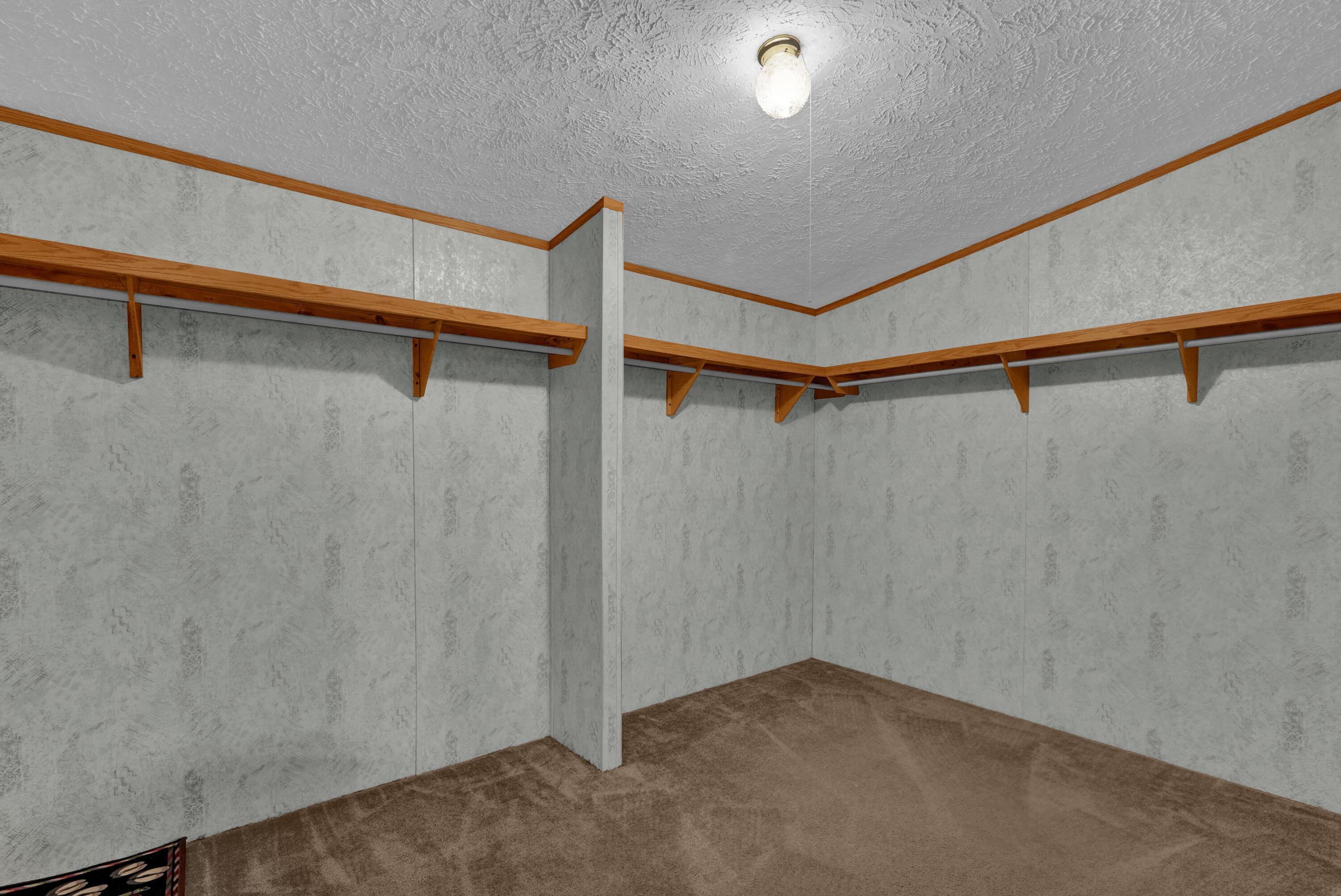 4550 Hunt Road Hopewell, OH 43746 - Photo 24 of 37 Master closet