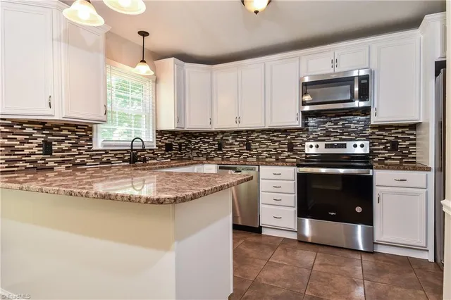 $390,000 | 6313 Bonnybrook Court, Greensboro, NC 27410