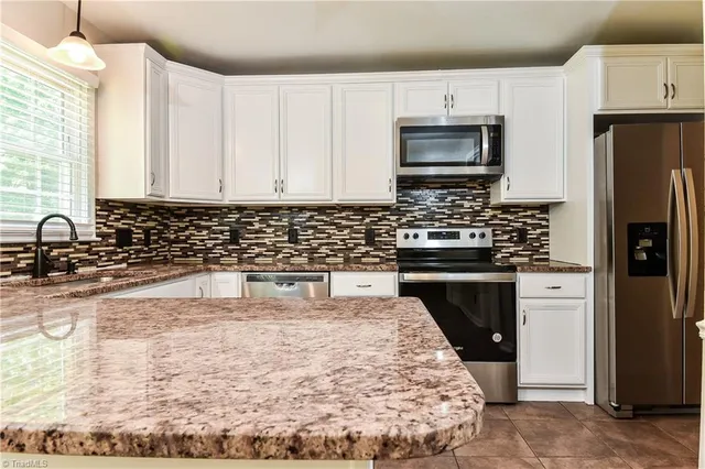 $390,000 | 6313 Bonnybrook Court, Greensboro, NC 27410