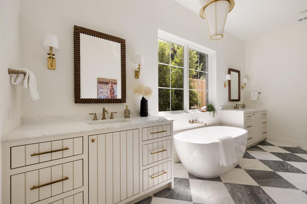 652 Harter Road Dallas, TX 75218 - Photo 20 of 39 Gallery Image 20