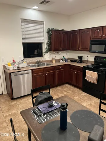 $1,975 | 2546 West Old Paint Trail, Phoenix, AZ 85086