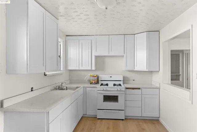 $2,799 | 9920 Hesket Road, Oakland, CA 94603