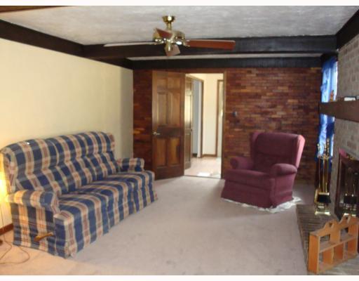 433 Markle Road Apollo, PA 15613 - Photo 5 of 18 Den/Family/Great Room. FIRST FLOOR FAMILY ROOM.