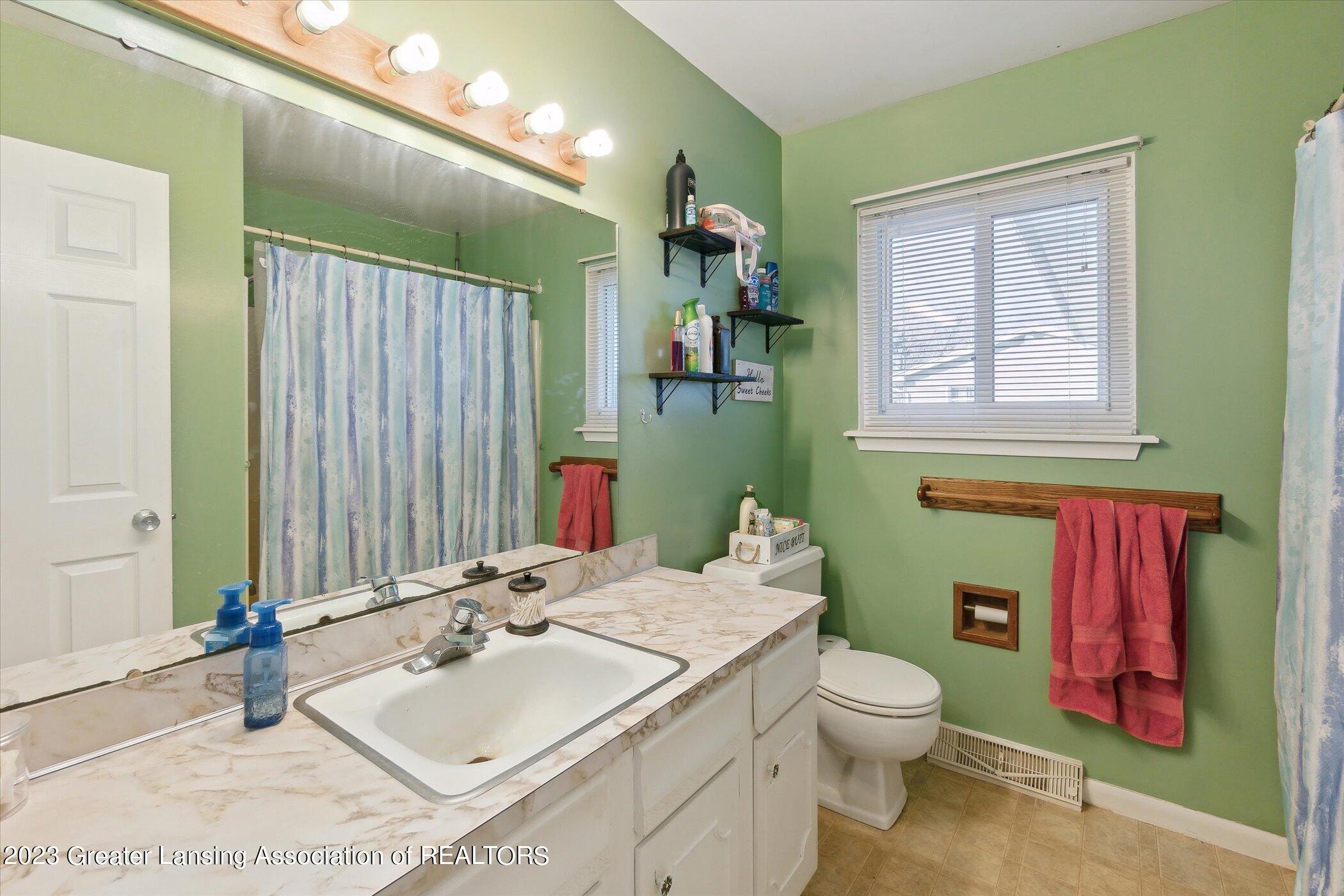 910 West Dansville Road Mason, MI 48854 - Photo 24 of 60 27-910-W-Dansville-Rd-Mason-MI-48854-Win