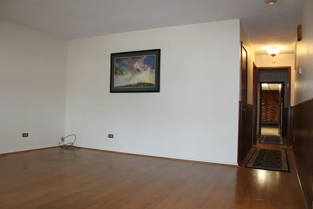 $175,000 | 920 Sunnyside Avenue, Thornton, IL 60476