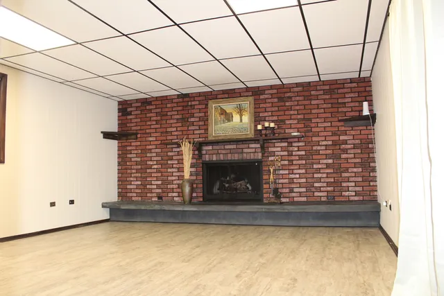 $175,000 | 920 Sunnyside Avenue, Thornton, IL 60476