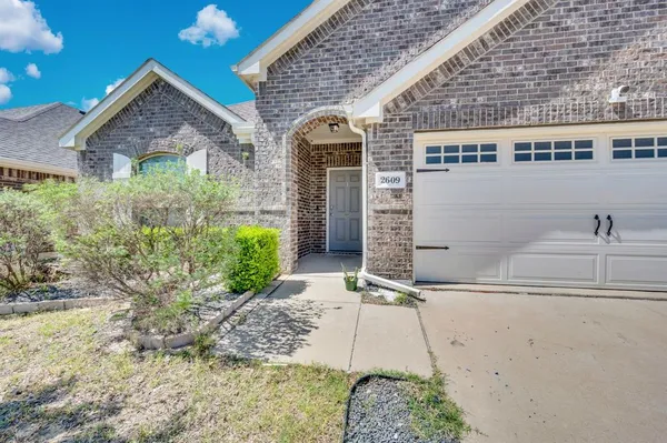 $340,000 | 2609 Centurion Road, Glenn Heights, TX 75154