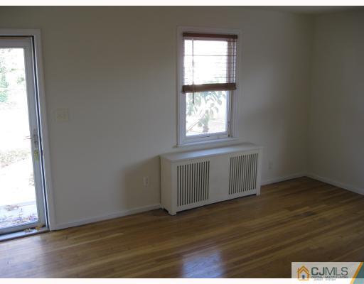 217 Old Post Road Edison, NJ 08817 - Photo 6 of 10