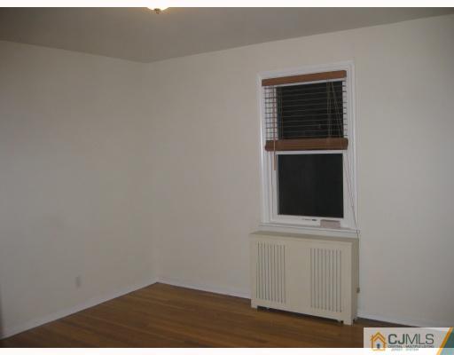 217 Old Post Road Edison, NJ 08817 - Photo 7 of 10