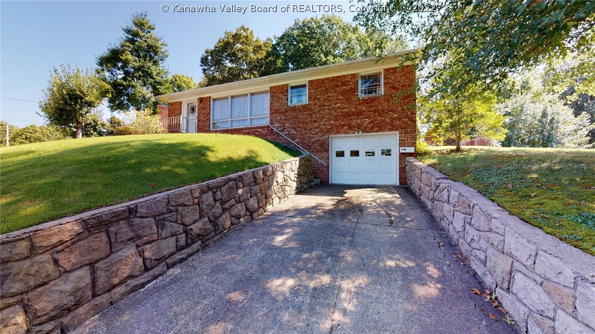 1122 Emerald Road Charleston, WV 25314 - Photo 2 of 24 Gallery Image 2