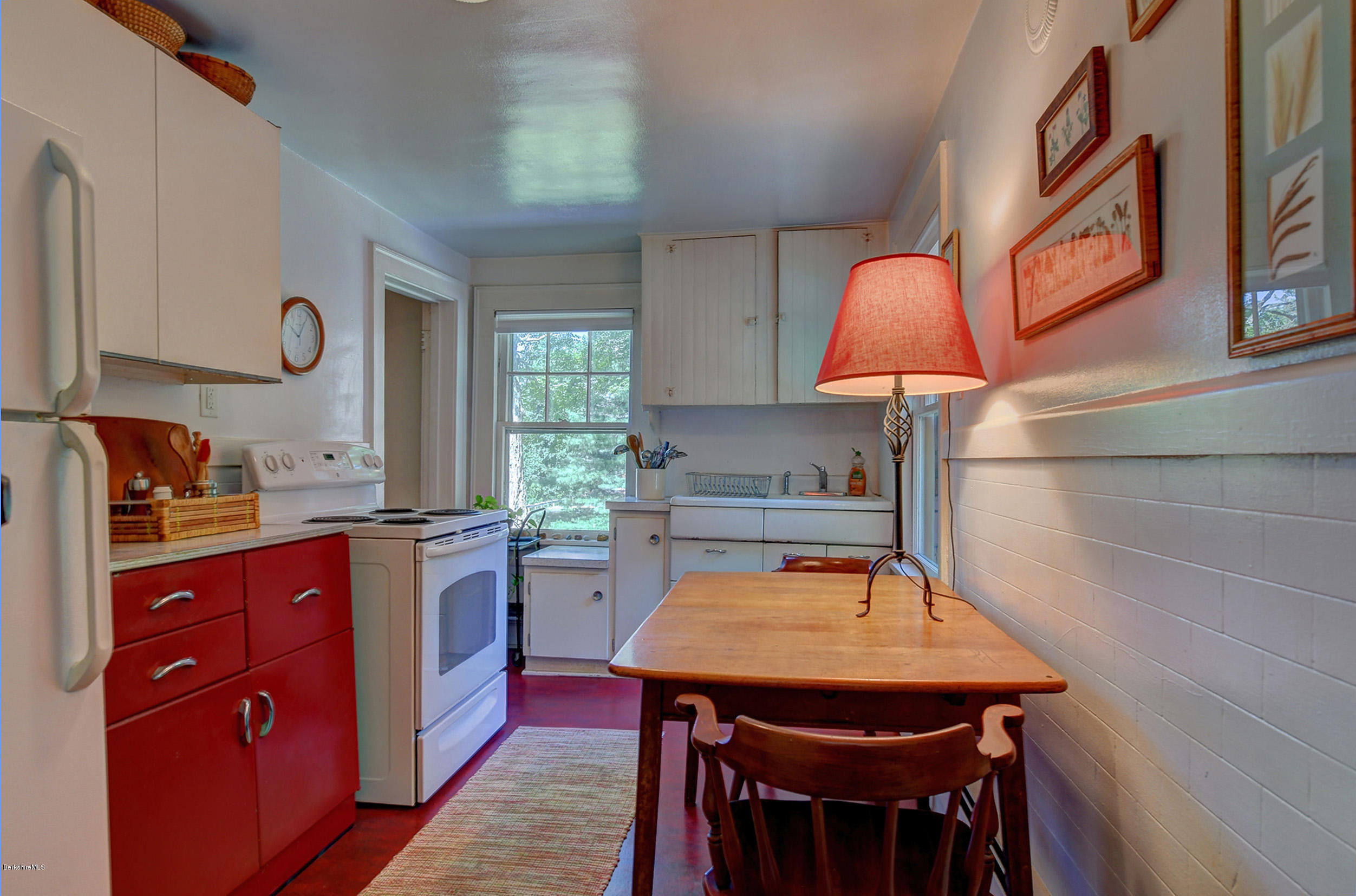 31 New Lenox Road Lenox, MA 01240 - Photo 10 of 24 10-Kitchen