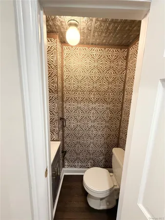 $7,500 | 65 Summit Avenue, Unit 1, Sea Cliff, NY 11579