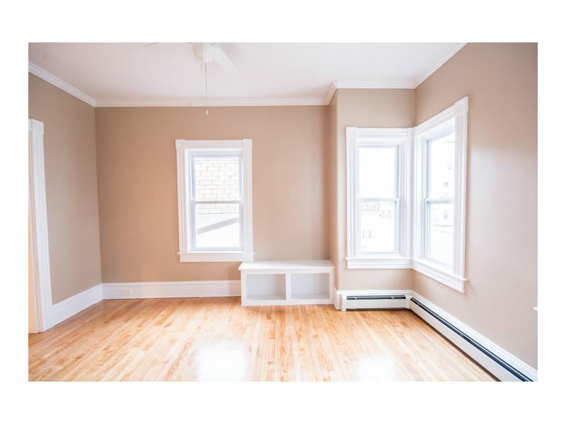 23 Main Road Tiverton, RI 02878 - Photo 11 of 25 Living Room.