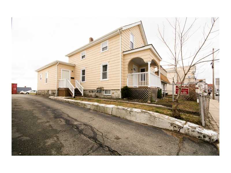 23 Main Road Tiverton, RI 02878 - Photo 25 of 25 Exterior Front.