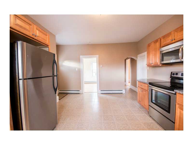 23 Main Road Tiverton, RI 02878 - Photo 5 of 25 Kitchen.