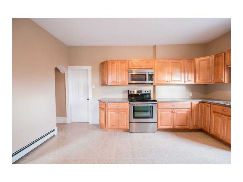 23 Main Road Tiverton, RI 02878 - Photo 10 of 25 Kitchen.