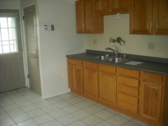1543 Watkins Road Columbus, OH 43207 - Photo 4 of 10 Gallery Image 4
