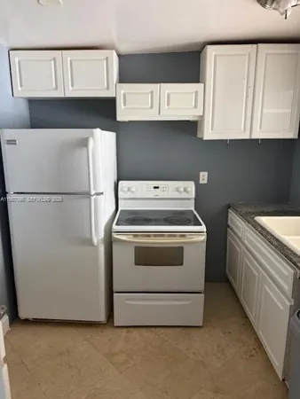 $1,650 | 488 Northwest 165th Street, Unit B408, Miami, FL 33169