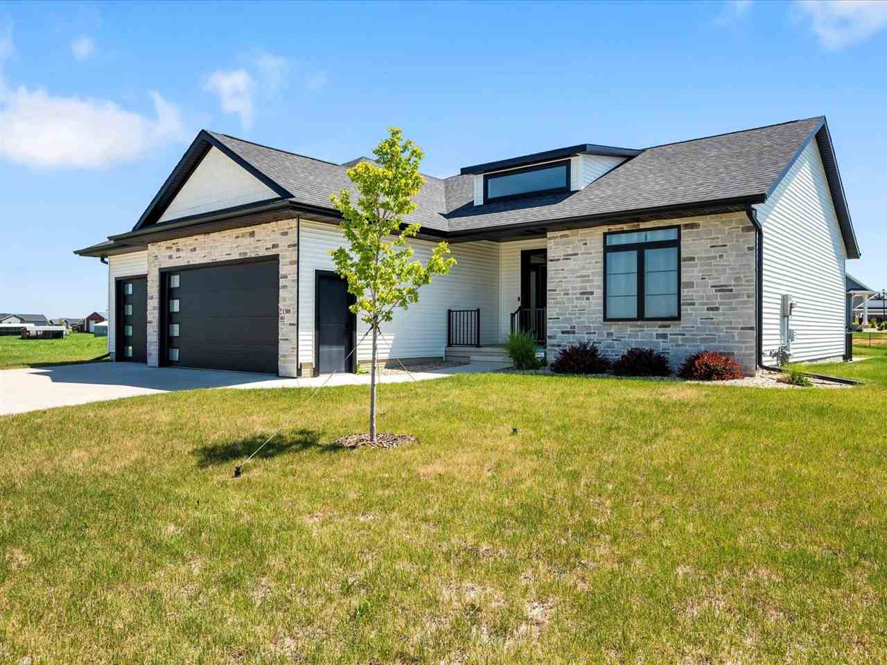 1300 Tramore Road Marion, IA 52302 - Photo 2 of 41 Gallery Image 2
