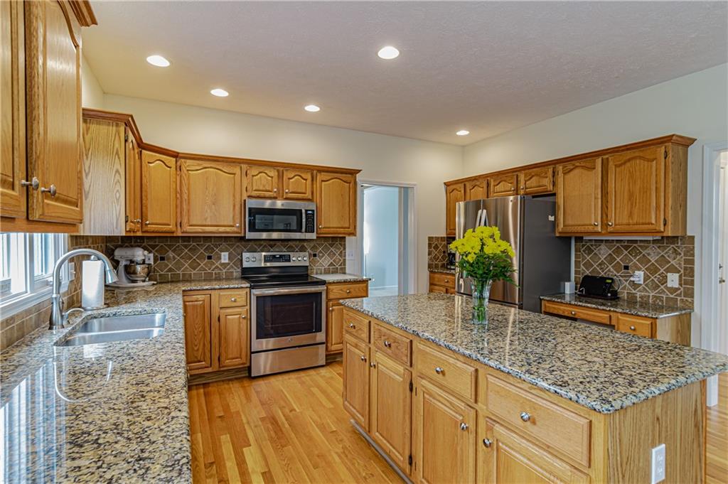 6714 Riverside Way Fishers, IN 46038 - Photo 19 of 55 Gallery Image 19