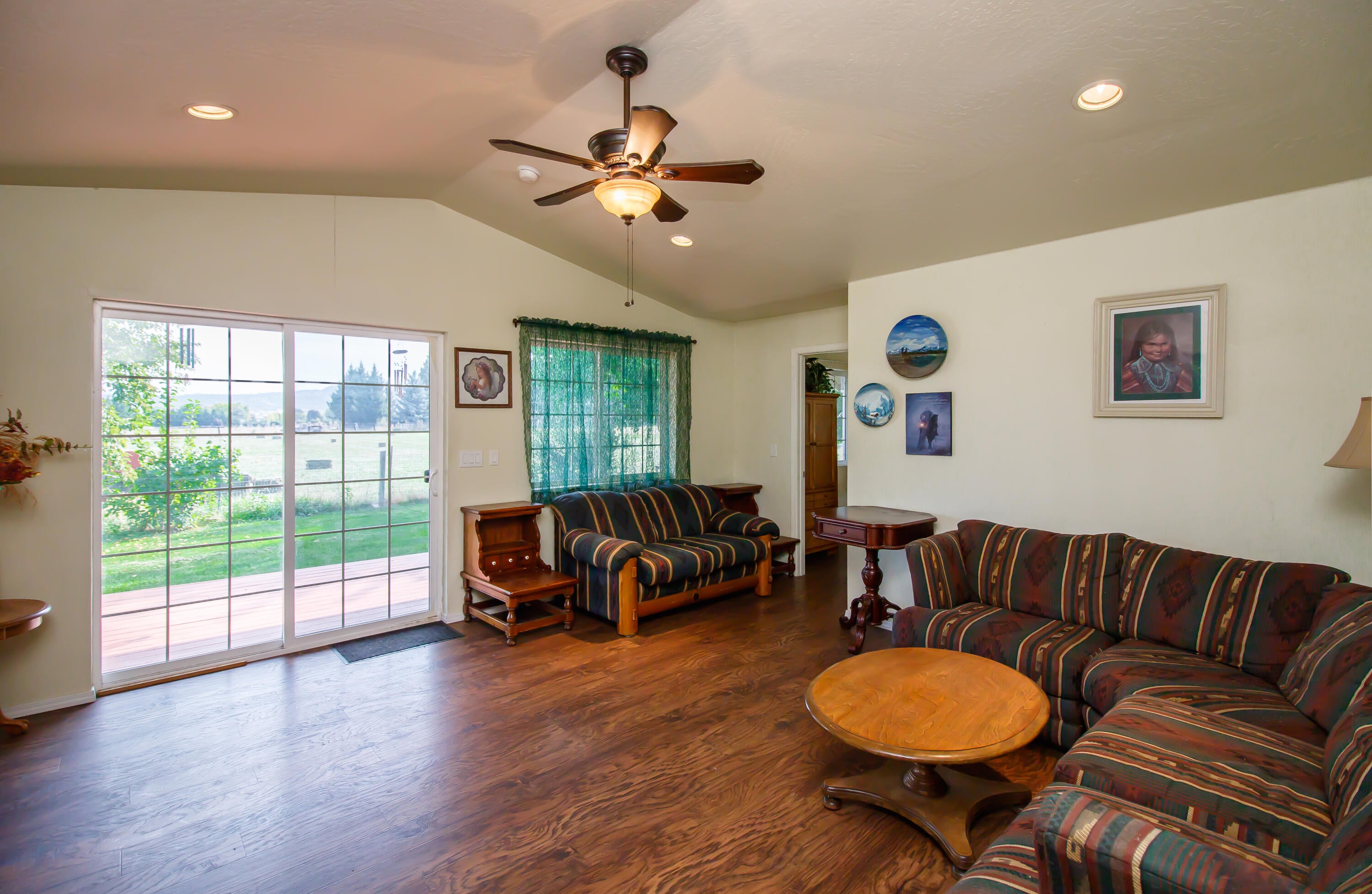 5468 Peace Lane Central Point, OR 97502 - Photo 13 of 32 13