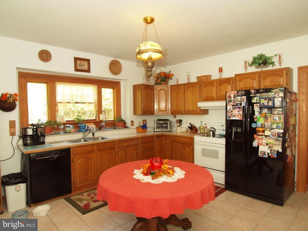 5742 Adams Road Federalsburg, MD 21632 - Photo 6 of 28 Gallery Image 6