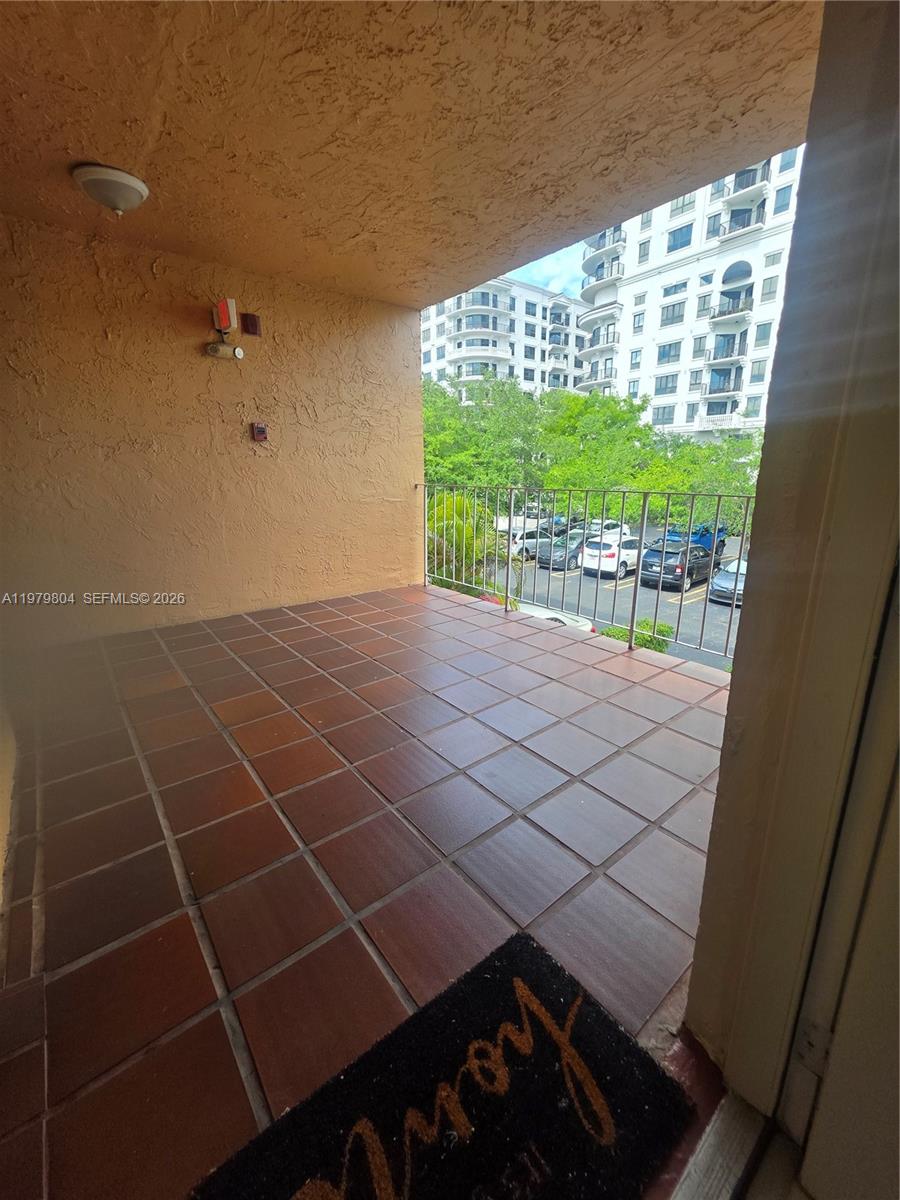 8101 Southwest 73rd Avenue, Unit 17 Miami, FL 33143 - Photo 22 of 66 a view of an empty room with a window