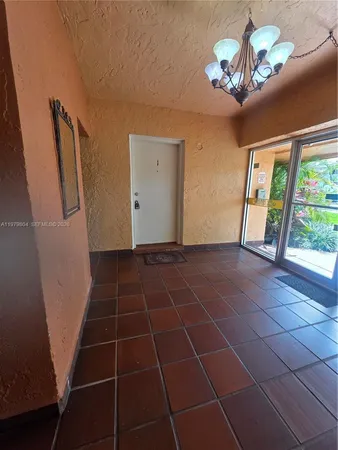 $2,095 | 8101 Southwest 73rd Avenue, Unit 17, Miami, FL 33143