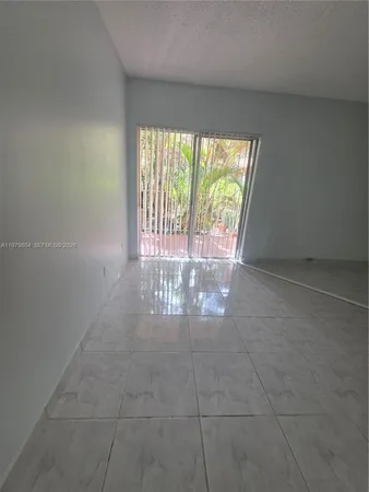 $2,095 | 8101 Southwest 73rd Avenue, Unit 17, Miami, FL 33143