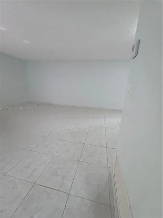 $2,095 | 8101 Southwest 73rd Avenue, Unit 17, Miami, FL 33143