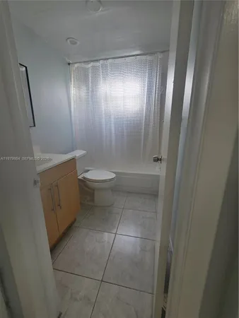 $2,095 | 8101 Southwest 73rd Avenue, Unit 17, Miami, FL 33143