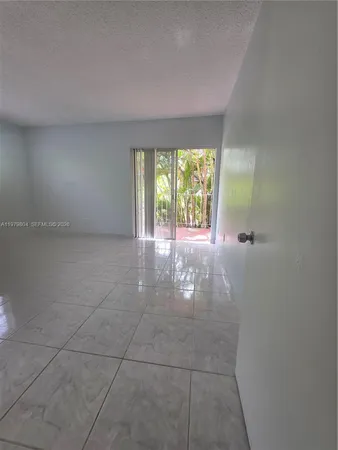 $2,095 | 8101 Southwest 73rd Avenue, Unit 17, Miami, FL 33143