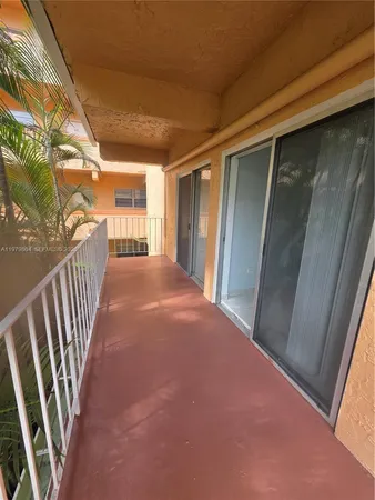 $2,095 | 8101 Southwest 73rd Avenue, Unit 17, Miami, FL 33143