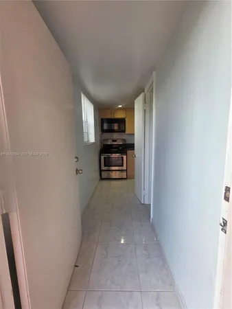 $2,095 | 8101 Southwest 73rd Avenue, Unit 17, Miami, FL 33143