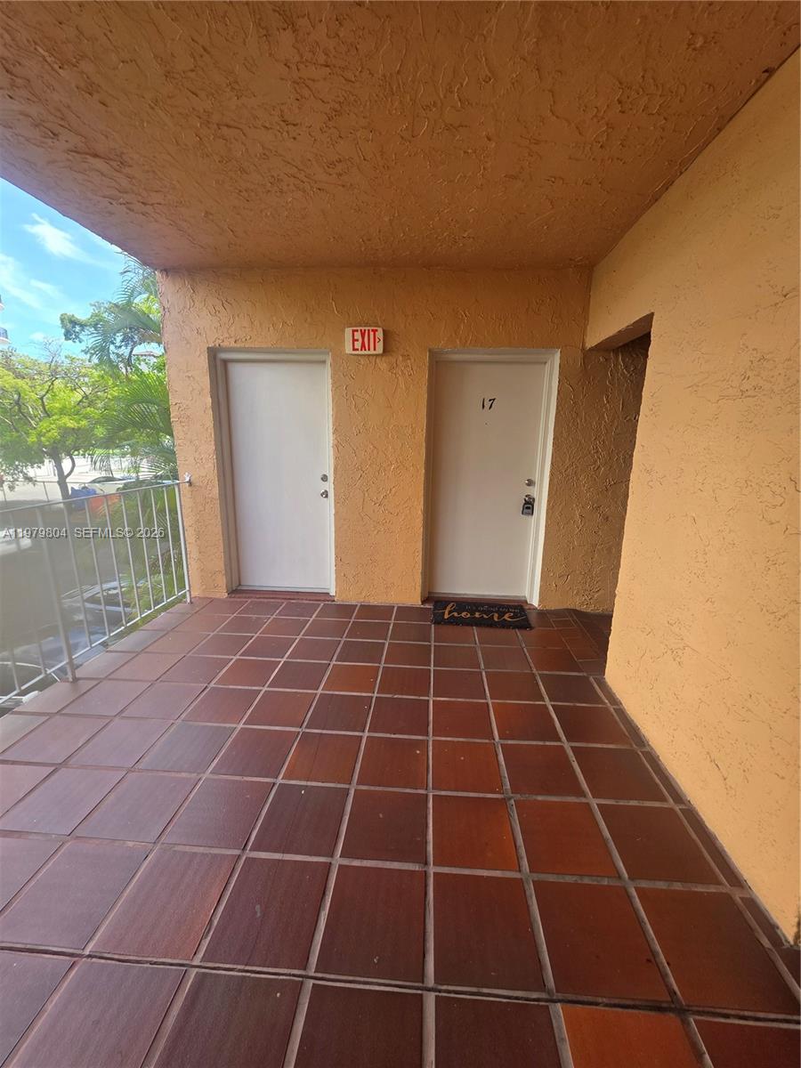 8101 Southwest 73rd Avenue, Unit 17 Miami, FL 33143 - Photo 55 of 66 a view of an empty room with a sink