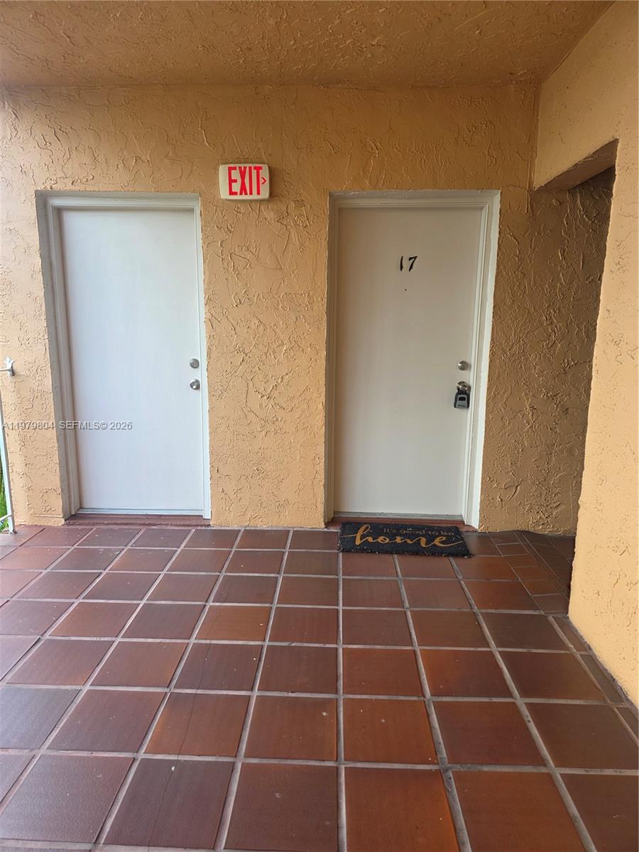 8101 Southwest 73rd Avenue, Unit 17 Miami, FL 33143 - Photo 59 of 66 a view of an empty room