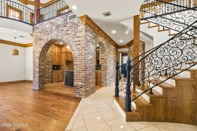 $495,000 | 113 West Hoyt Avenue, Crowley, LA 70526