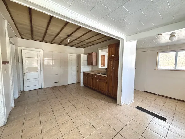 a view of a livingroom with an empty space