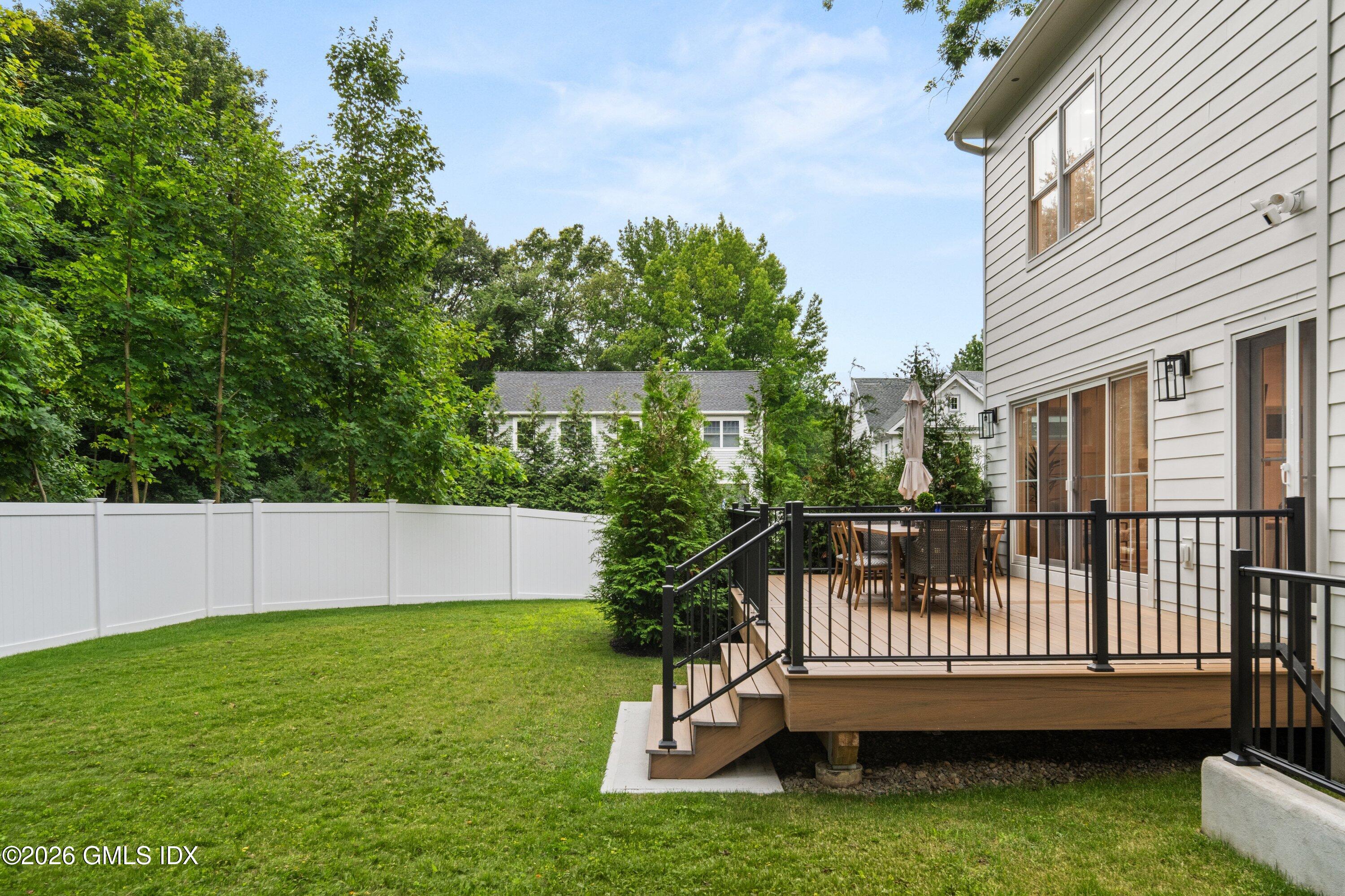 89 Indian Field Road Greenwich, CT 06830 - Photo 38 of 40 39.15 Backyard