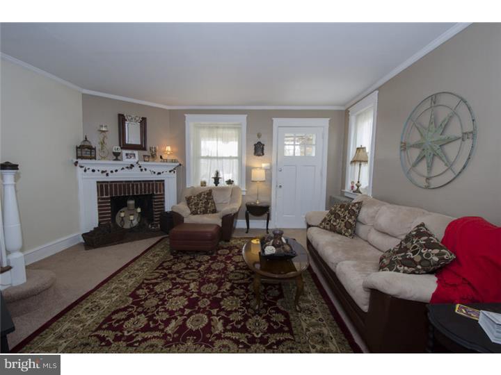 219 Marlboro Road Ardmore, PA 19003 - Photo 4 of 12 Living Room