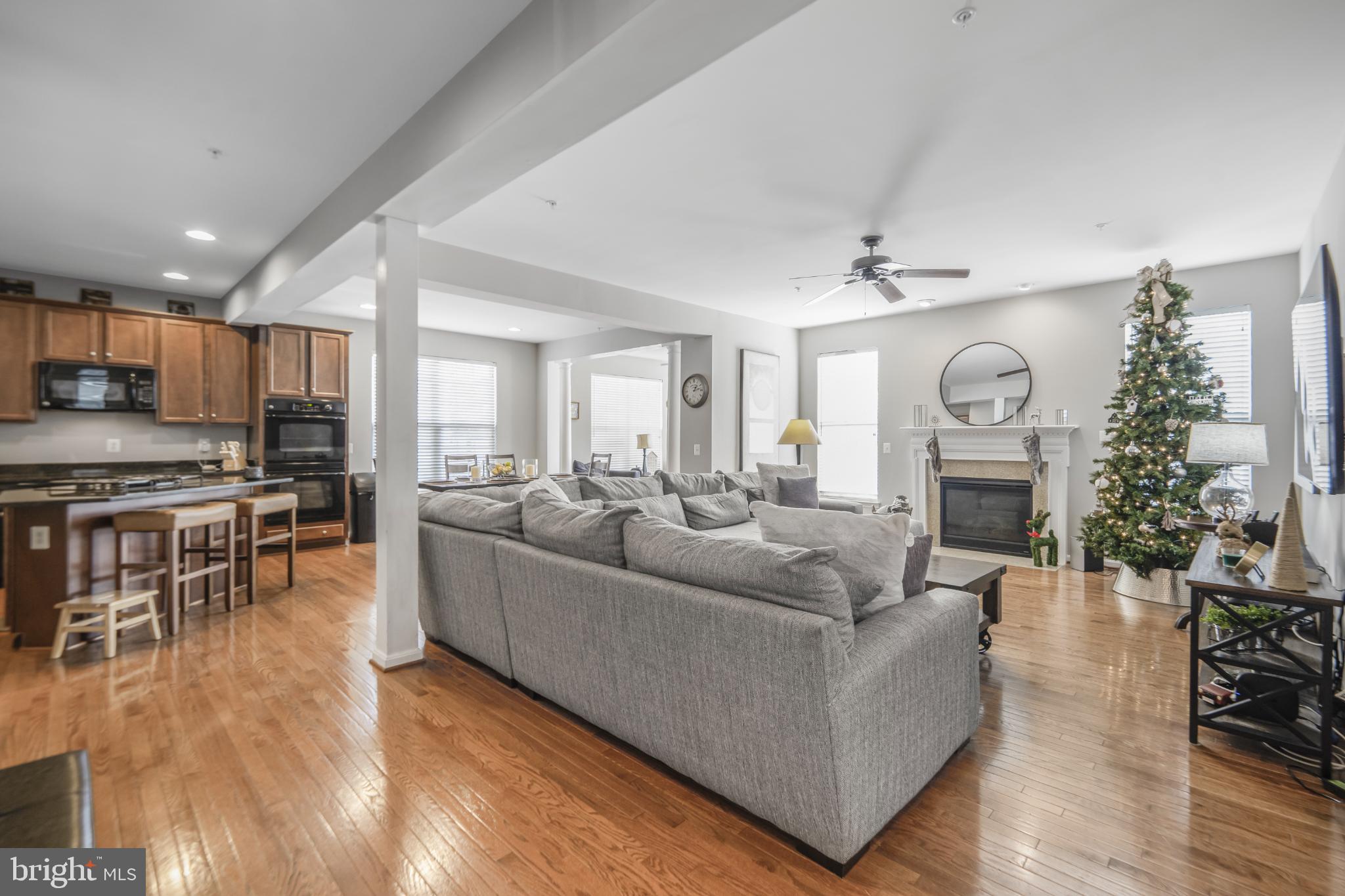 9709 Traver Street Bowie, MD 20721 - Photo 11 of 48 Spacious living area with festive charm.